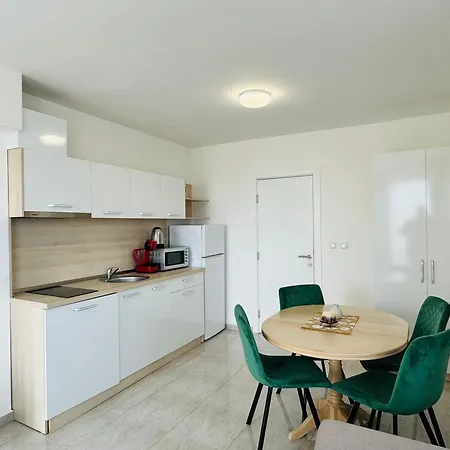 Apartment Horizon 9 'в' *